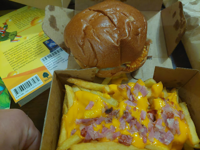 Αγίας Τριάδος 5, Νέα Φιλαδέλφεια Αττικής 143 41