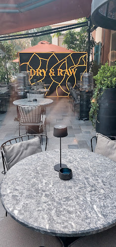 Drakoulis Dry & Raw Kifisia - Γαστρονομία και φιλοξενία