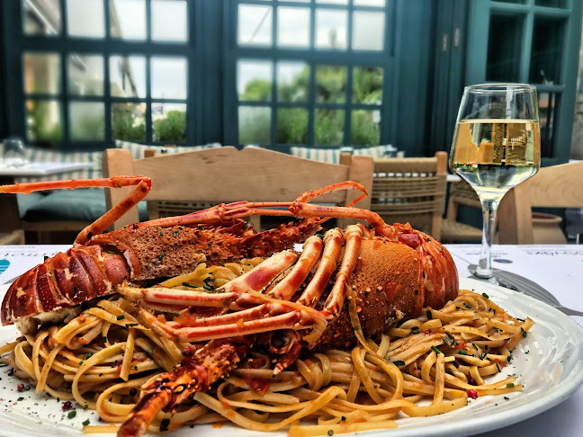 Μπαρμπουνάκι Γλυφάδα