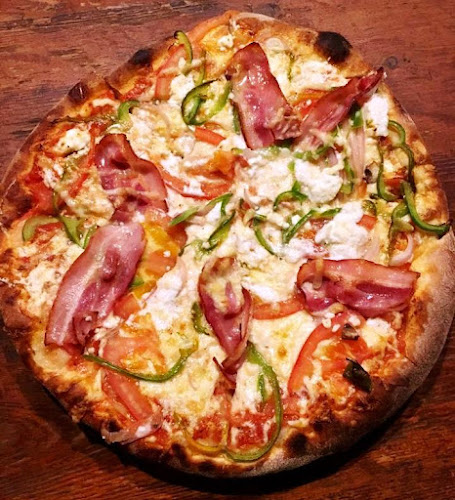 La Rustica - Κερατέα - Γαστρονομία και φιλοξενία