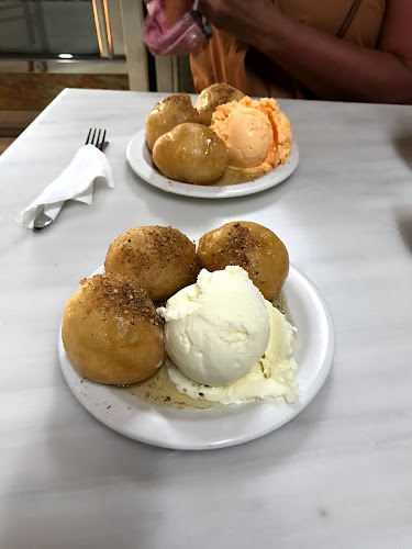 Comentarii opinii despre Μία Ζωή Λουκουμάδες (Γεώργιος Ἐμμ. Δεμενεόπουλος)