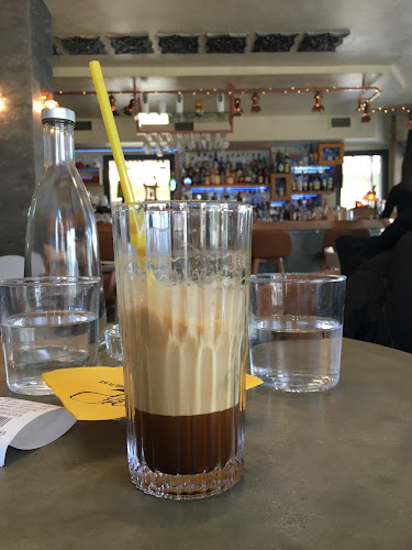 Opinii despre "The Ritz" în Αλμυρός - Γαστρονομία και φιλοξενία