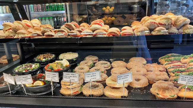 Ακτή Μιαούλη 67, Πειραιάς 185 37