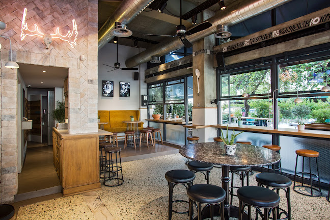 White Spoon - Γαστρονομία και φιλοξενία