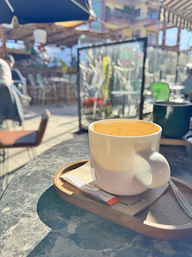 Opinii despre "The Ritz" în Αλμυρός - Γαστρονομία και φιλοξενία