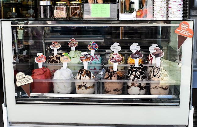 Comentarii opinii despre Karamela