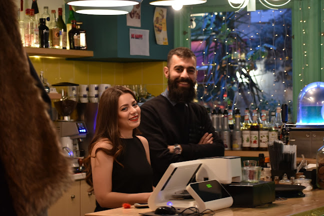 Αριστοτέλους 10, Πειραιάς 185 35