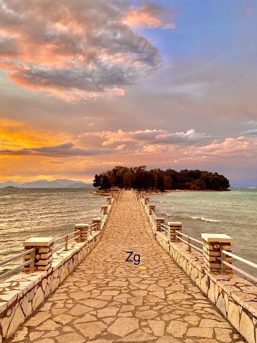 ΣΤΗΝ ΒΡΥΣΗ ΚΑΦΕ - Γαστρονομία και φιλοξενία