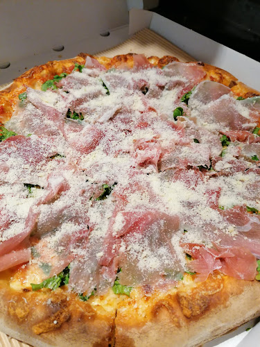 Su e Giu - Γαστρονομία και φιλοξενία