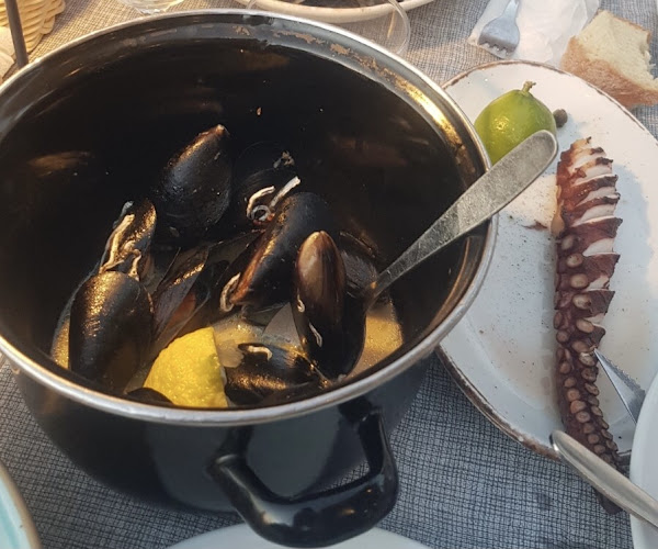 Opinii despre Το Μπαλκόνι του Άκη în Αλυκή - Γαστρονομία και φιλοξενία