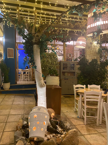 Giousouro - Γαστρονομία και φιλοξενία