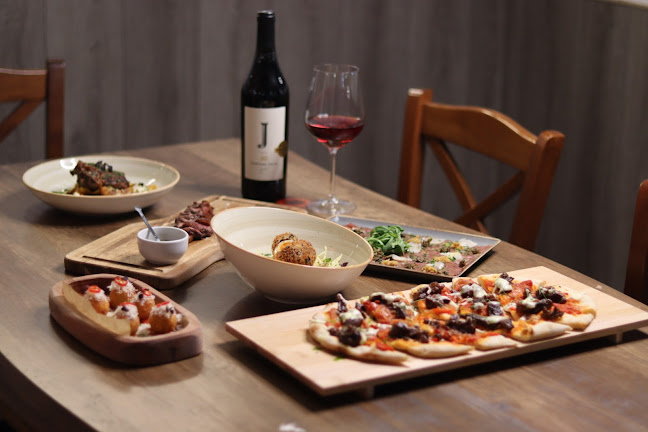 To Yiasemi Food & Wine Experience