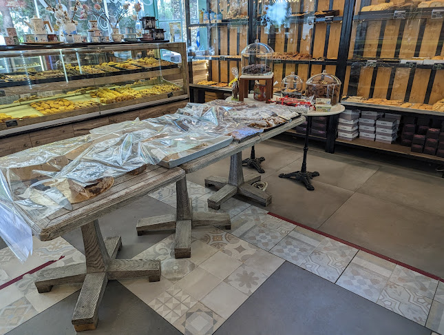 Ερμού 1, Βουλιαγμένη 166 71