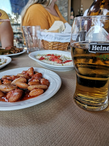 ΠΕΤΡΙΝΟ ΚΑΦΕ-ΜΠΑΡ - Γαστρονομία και φιλοξενία