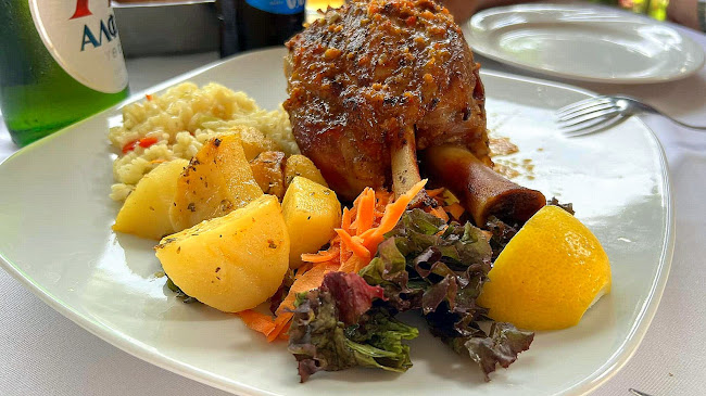 Εστιατόριο Λουτρων