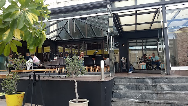 Σίνεμα, Cafe Bar