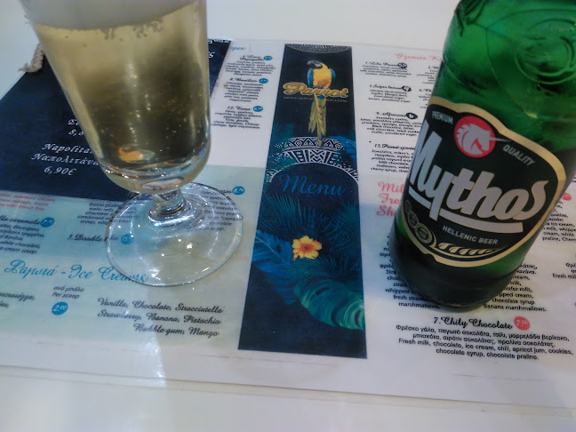 Opinii despre Parrot cocktail & burgers în Σκιάθος - Γαστρονομία και φιλοξενία