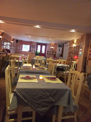 ΛΑ ΦΑΜΙΛΙΑ - Κέρκυρα