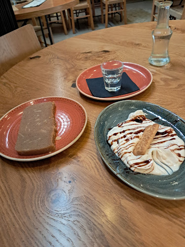 Opinii despre Πετούσης Ταβέρνα (Ηράκλειο) în Ηράκλειο - Γαστρονομία και φιλοξενία