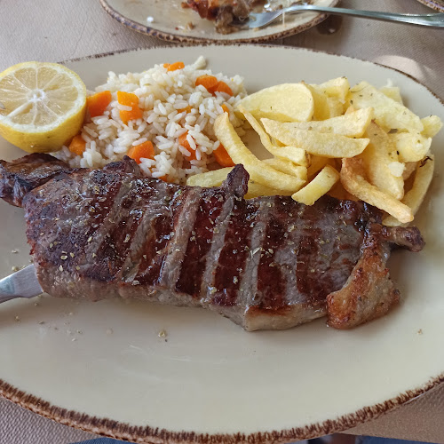 Πλατεία 8ης Μαϊου, Νέο Καρλόβασι 832 00