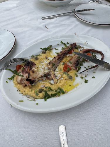 Ταβέρνα Η Ακρόπολη - Γαστρονομία και φιλοξενία