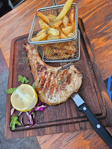 Kioupia Ladadika - Γαστρονομία και φιλοξενία