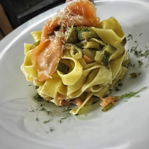 Comentarii opinii despre Almyra Bar Restaurant