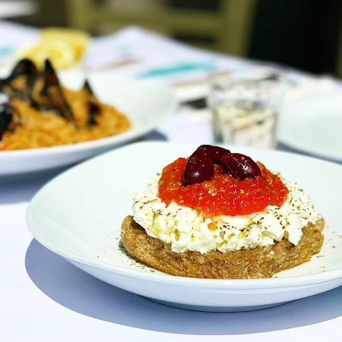 Opinii despre Μπαρμπουνάκι Νέα Ερυθραία în Νέα Ερυθραία - Γαστρονομία και φιλοξενία