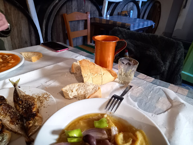 Sokratous 9 &, Θεάτρου 2, Αθήνα 105 52