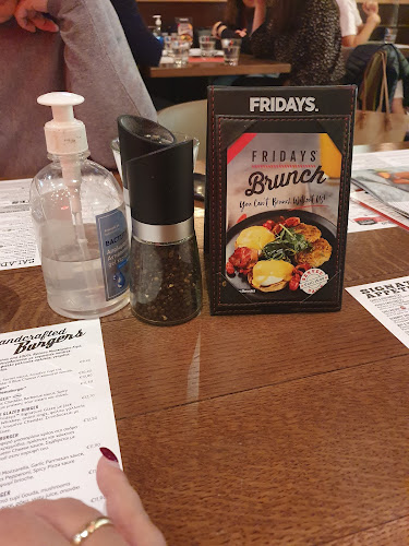 Opinii despre TGI Fridays Golden Hall în Μαρούσι - Γαστρονομία και φιλοξενία