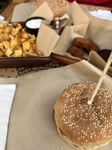 Comentarii opinii despre Just Burgers