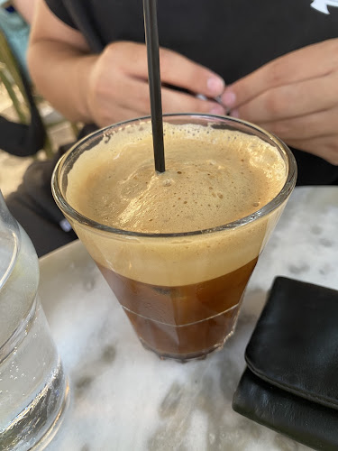 Opinii despre Cafe Symposium Paros în Γεφυράκι - Γαστρονομία και φιλοξενία