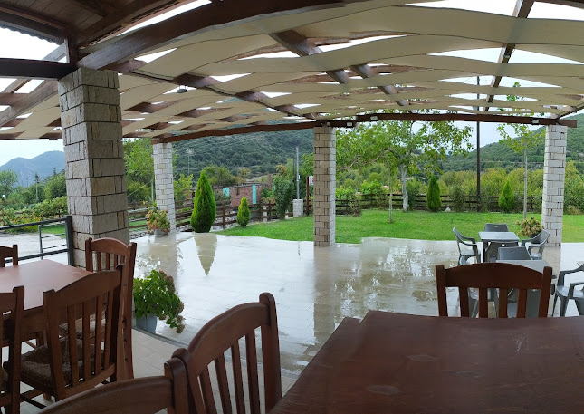 Οι Βρύσες Καφέ -Ταβερνα - Γαστρονομία και φιλοξενία