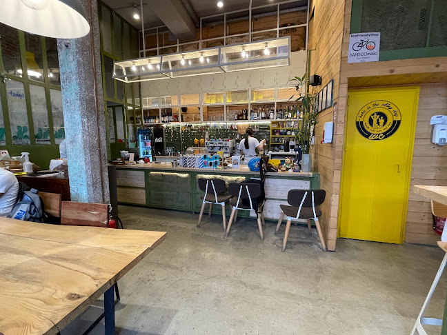 Κομνηνάκη 7, Μυτιλήνη 811 00