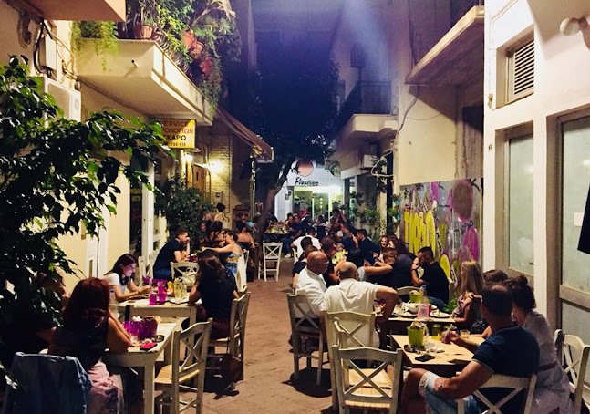 Opinii despre Καφέ Ρινόκερως în Ηράκλειο - Γαστρονομία και φιλοξενία