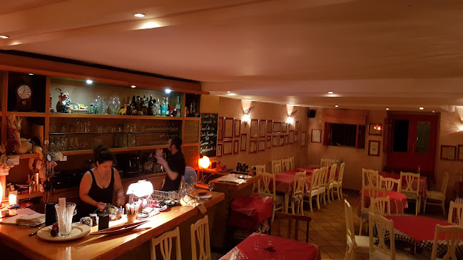 ΛΑ ΦΑΜΙΛΙΑ - Γαστρονομία και φιλοξενία