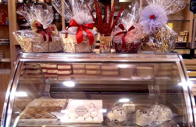 Opinii despre Ζαχαροπλαστείο Coral Patisserie Corfu în Κέρκυρα - Γαστρονομία και φιλοξενία