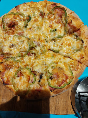 Opinii despre PIZZA CHALET Ε.Π.Ε. în Καλλιθέα - Γαστρονομία και φιλοξενία