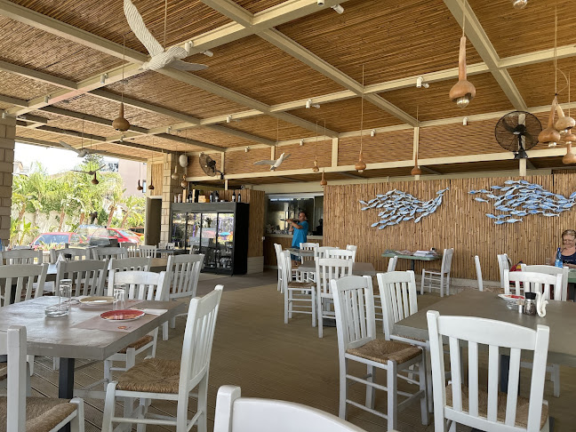 Comentarii opinii despre Almira Beach Bar Restaurant Chania