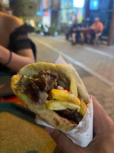 Γύρος Στα Κάρβουνα "Ο Σπύρος" - Γαστρονομία και φιλοξενία