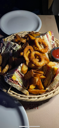 Pisina - Γαστρονομία και φιλοξενία