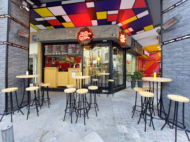 Opinii despre Hot Hot Burger Bar în Αθήνα - Γαστρονομία και φιλοξενία