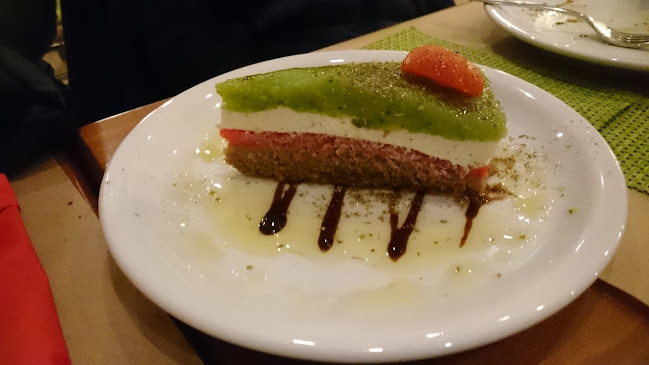 Δάφνη "μουσικό μεζεδοπωλείο" - Γαστρονομία και φιλοξενία