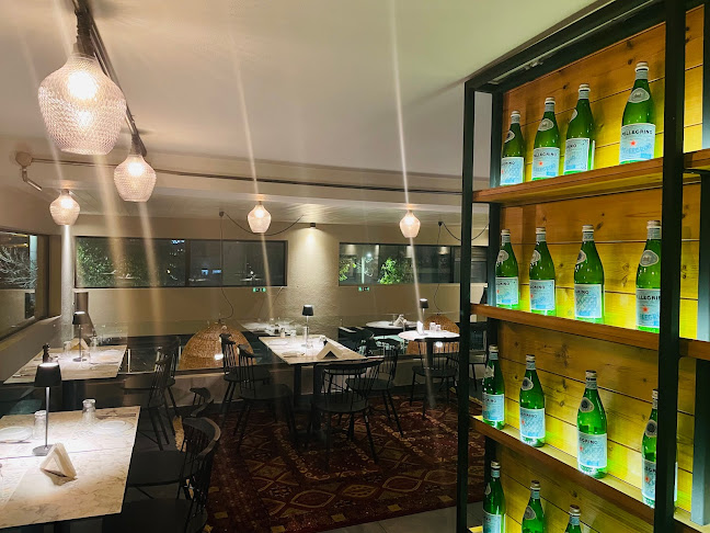 Αδριανείου 25Α, Αθήνα 115 25