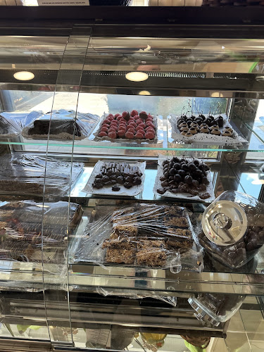 Κατσαρός Ζαχαροπλαστείο Αρτοποιείο Καφέ - Γλυφάδα