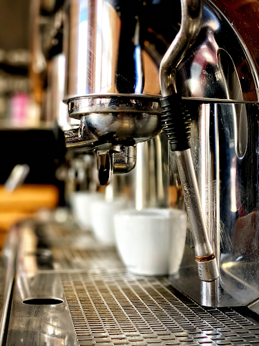 Freddo Caldo Espresso Bar - Γαστρονομία και φιλοξενία