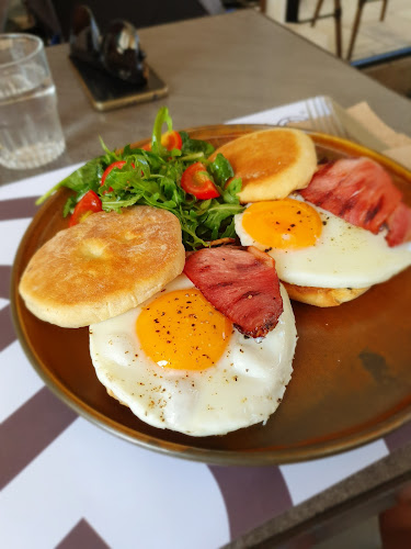 Comentarii opinii despre Sway Cocktail & Food Bar Corfu