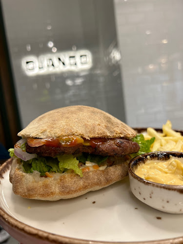 Django Σερβίων - Γαστρονομία και φιλοξενία