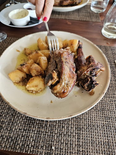 To Perivoli sti Vari - Γαστρονομία και φιλοξενία