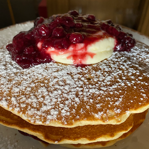 25ης Μαρτίου 102, Πετρούπολη 132 31